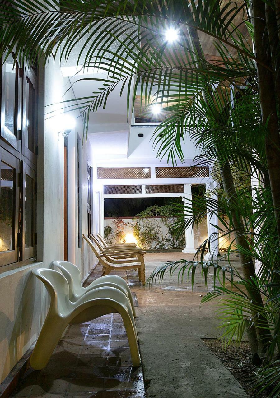 Aura City Hostel Anuradhapura Exterior foto
